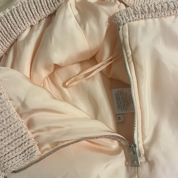 MRPs $1,045 BOTTEGA VENETA
Mini skirts size 36 EU - Picture 14 of 16